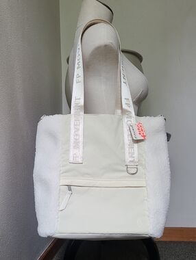 NWT FP Movement Slopes Sherpa Bucket Bag Ivory